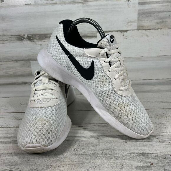Nike Womens Tanjun Lace Up Running Athletic Sneakers White‎ Size 8.5 - Picture 6 of 9